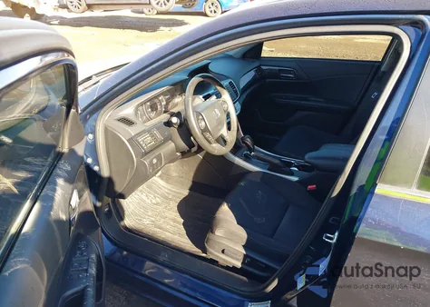 2015 Honda Accord Sport z USA, uszkodzony, nr VIN 1HGCR2F57FA252320